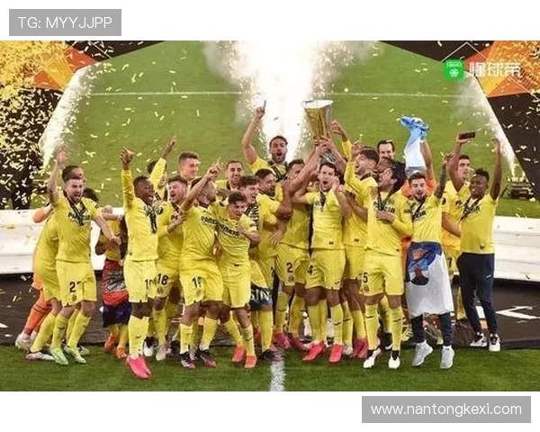 阿斯报导:黄潜就莫里尼奥第二张黄牌提出上诉以避免停赛处罚 阿斯报导:黄潜就莫里尼奥第二张黄牌提出上诉以避免停赛处罚